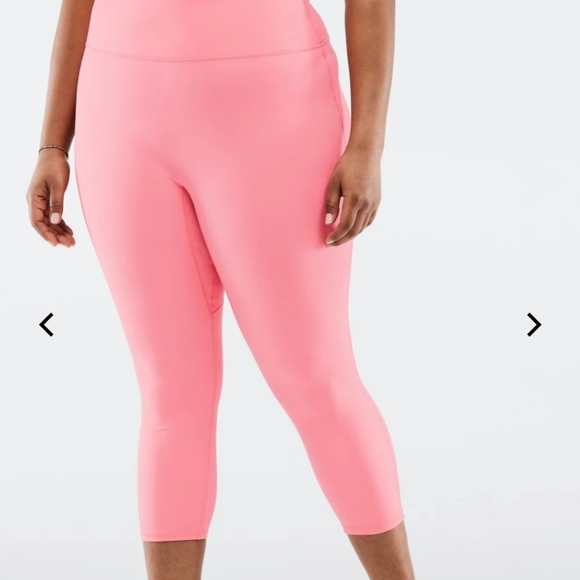 Fabletics Workout Set - Picture 2 of 7